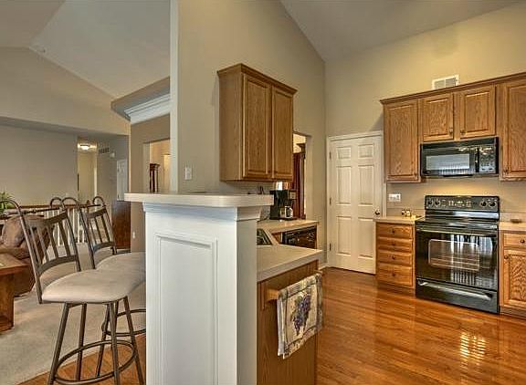 5th image of 518 Bancroft Ave