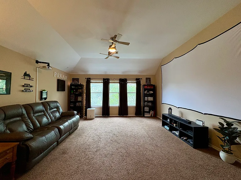 8506 Sarasota Woods — Photo 26