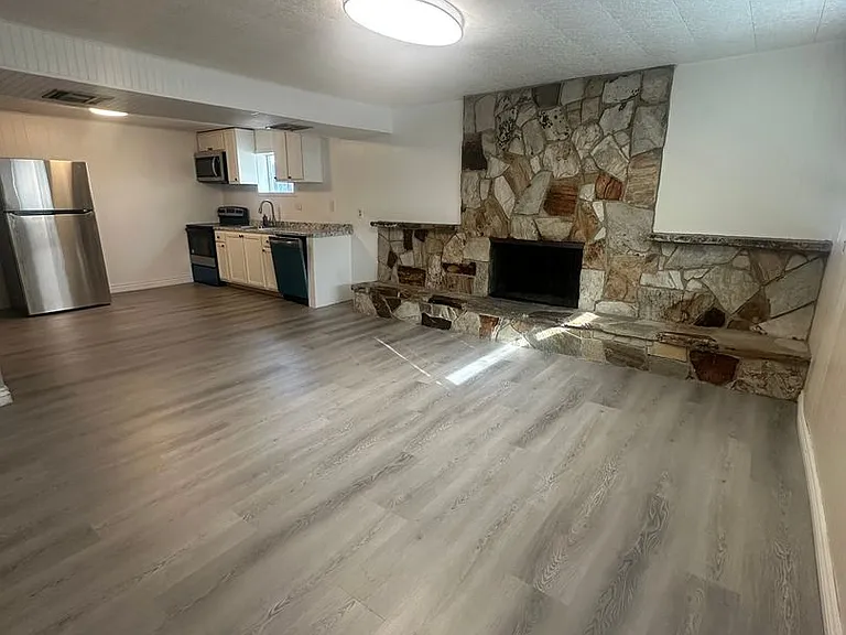 1416 W Harris Ave — Photo 12