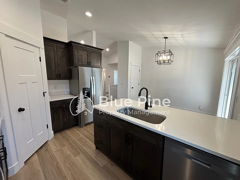 4403 E Hatch Hollow Ln — Photo 5