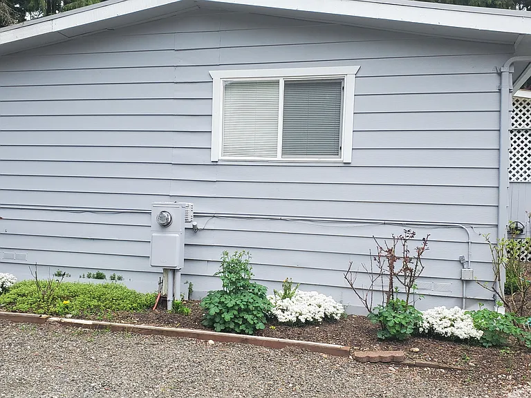 105 Ave SE — Photo 24