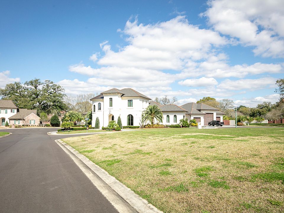 1st image of 105 Grandmere Cir