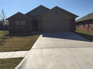 904 Accipiter St, Norman, OK 73072