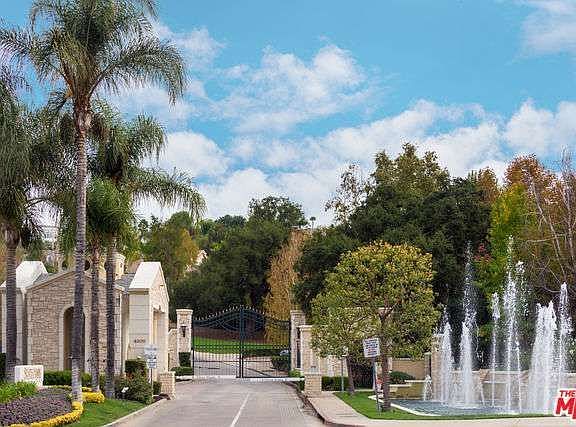 3rd image of 18420 Saint Moritz Dr