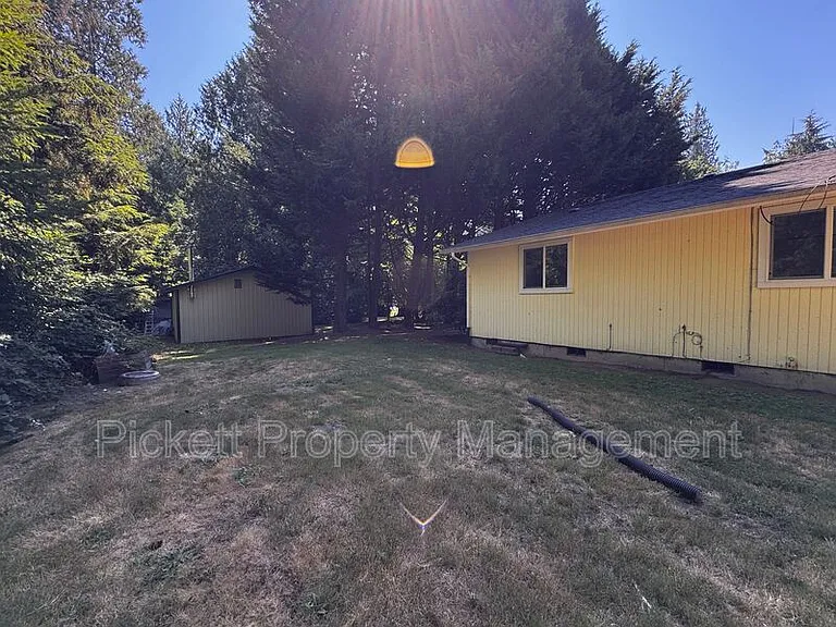 9349 Old Military Rd NE — Photo 16