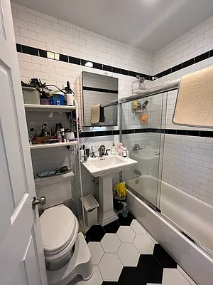 Rented by Standard Living Realty Inc | media 17