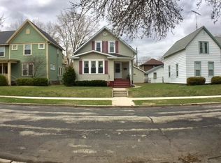 834 N 14th St, Manitowoc, WI 54220