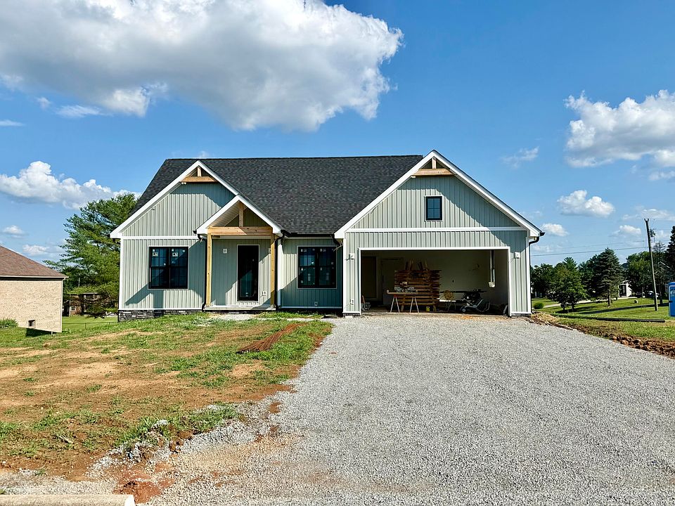 1st image of 926 Winding Ridge Dr