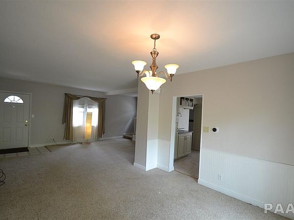4th image of 1200 E Hines Ave