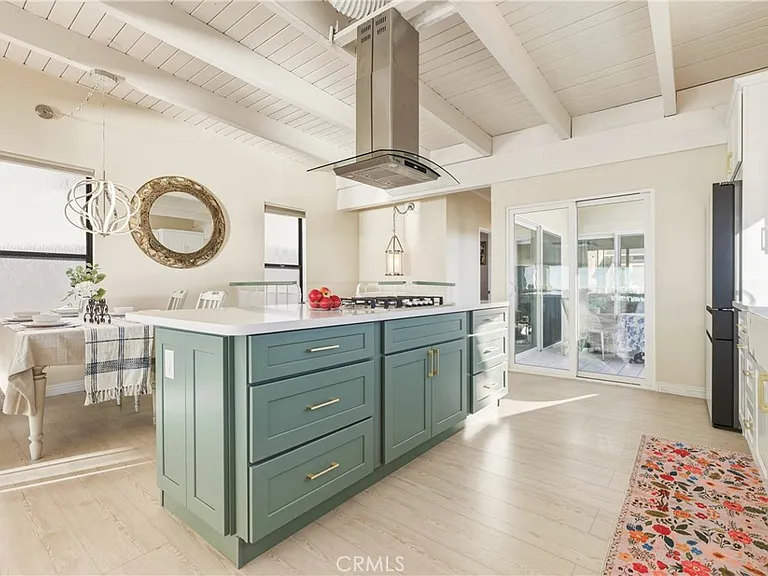 883 Katella St — Photo 14