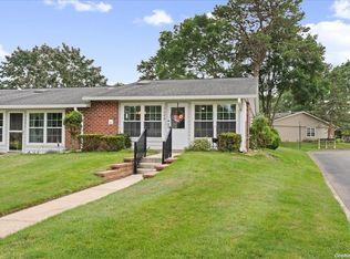 160 Falmouth Ct UNIT D, Ridge, NY 11961