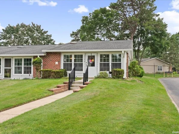 160 Falmouth #D, Ridge, NY 11961