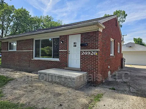 26926 Dover Photo 1