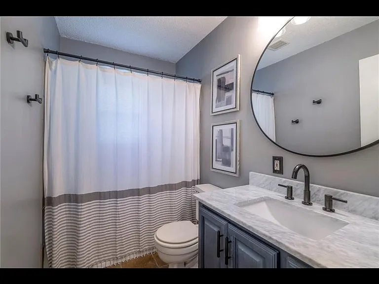 9110 Farley Ln — Photo 22