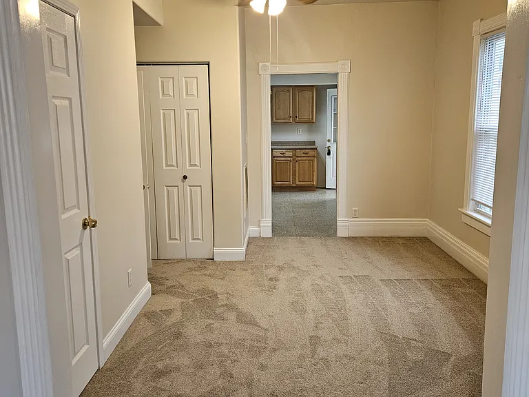 204 E Benton St — Photo 5