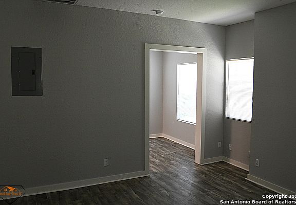 4th image of 1450 W Craig Pl Unit 1