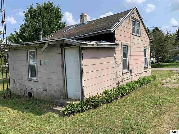 3rd image of 1021 Haven St