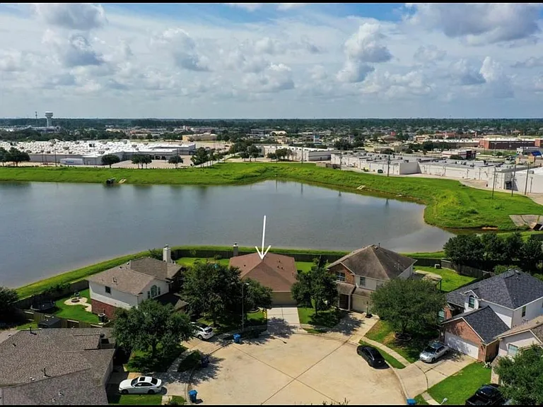 6007 Wilcox Point Ct — Photo 3