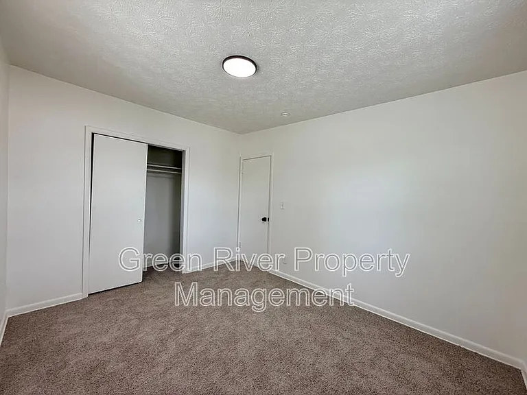1161 W 5th St — Photo 20