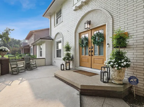 4425 Aurora Ave, Des Moines, IA 50310