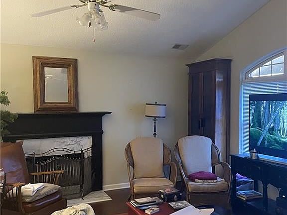 3rd image of 2430 Fort Daniels Dr