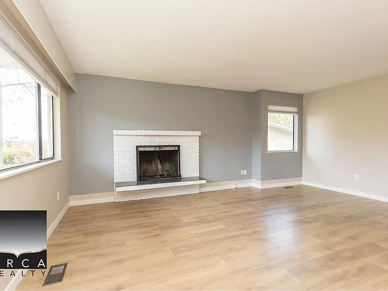 520 W Keith Rd #2 — Photo 2