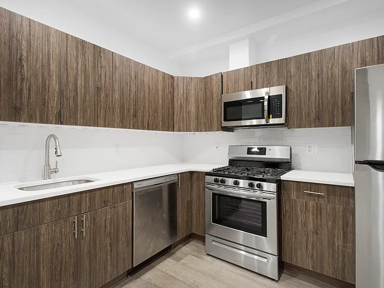 773 Hart St #1R — Photo 4