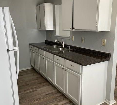 3rd image of 1003 E Burleson St APT 1