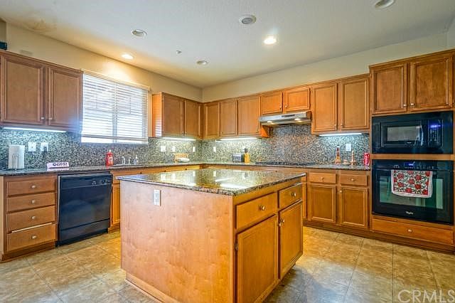 2nd image of 15249 Wren St