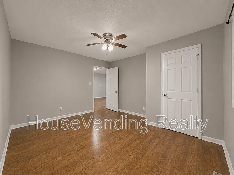 2214 Highland Rd — Photo 9