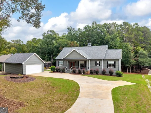 2716 Holcomb Dr, Martin, GA 30557