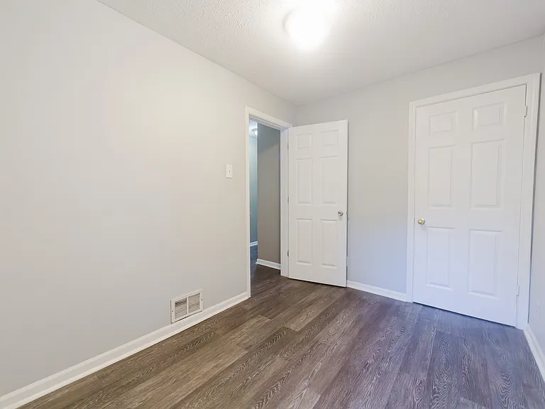 1103 N Keystone Ave — Photo 12