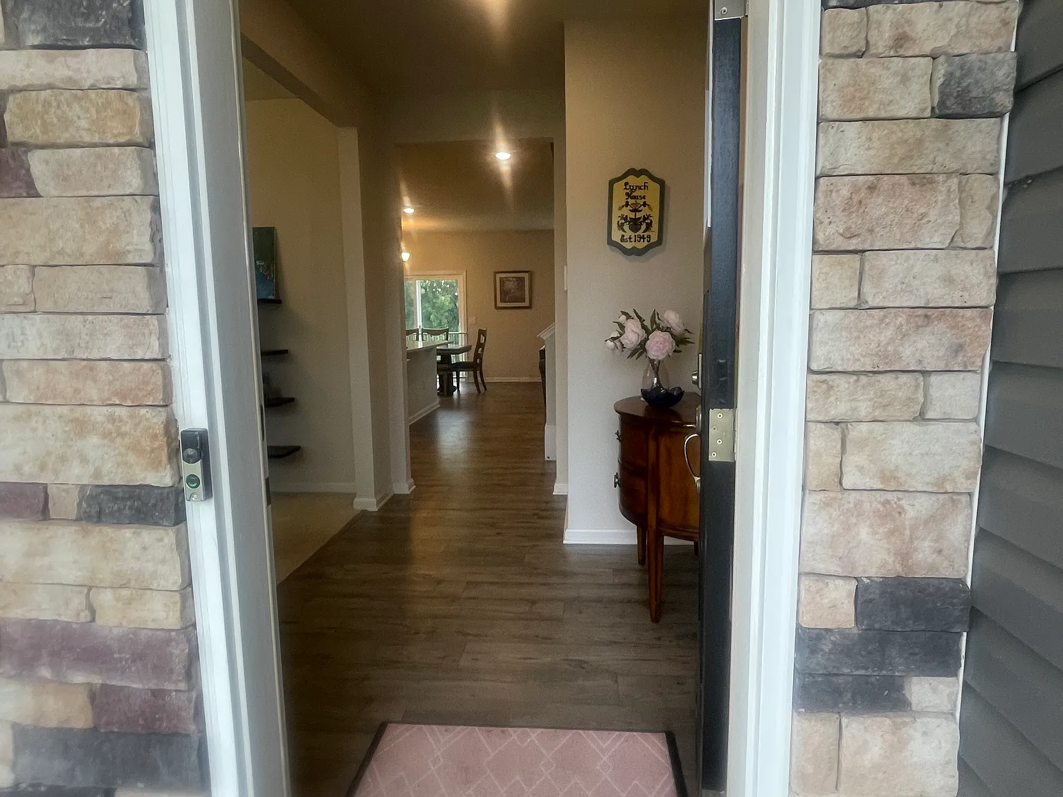 4 bed, 2661 sqft, $3,850 — Photo 4