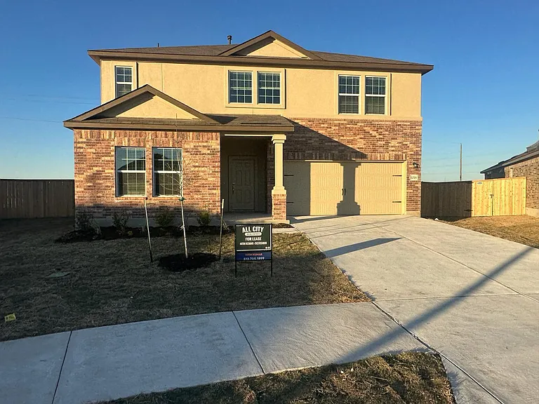 1018 Ascari Ct — Photo 2