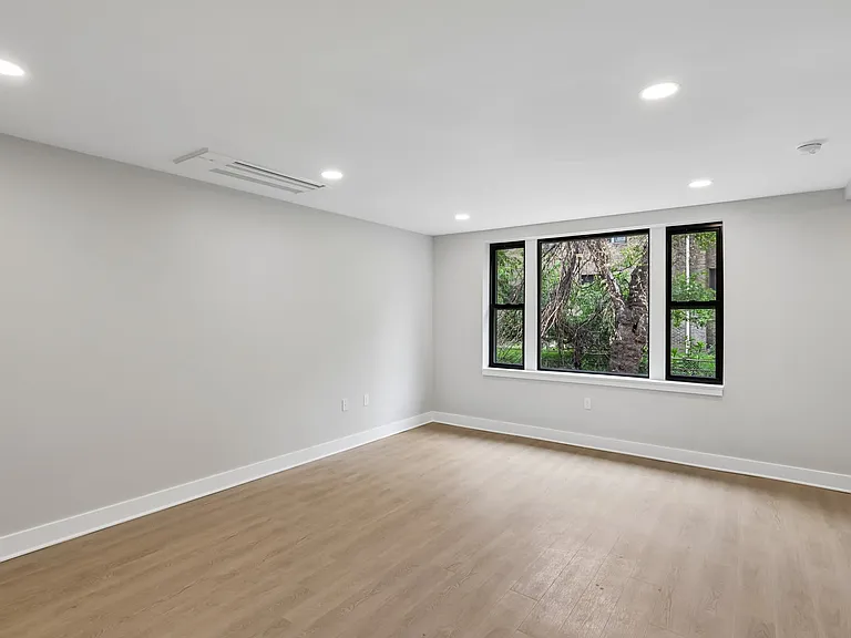 Phillips Essex Building — Photo 17