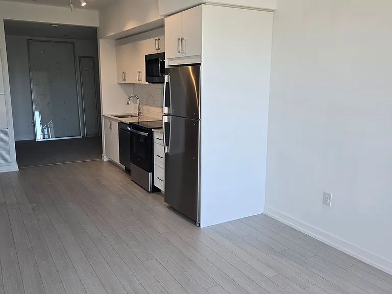 4010 Eglinton Ave W #422 — Photo 12