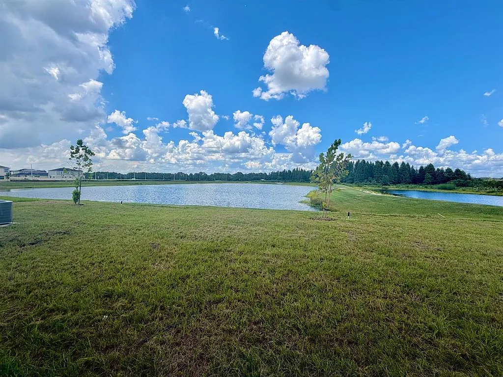 5 bed, 2.5 bath, 2112 sqft, $2,250 — Photo 4