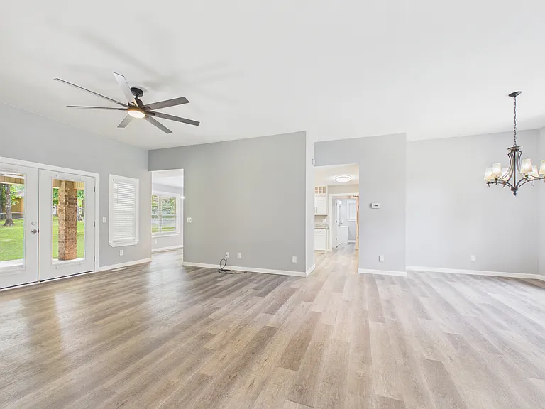 483 Baypoint Dr — Photo 8