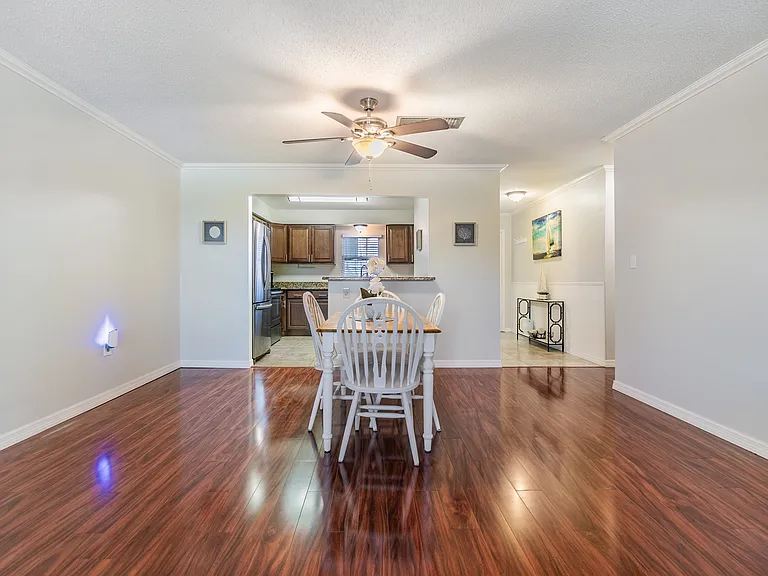 701 Poinsettia Rd #306 — Photo 12