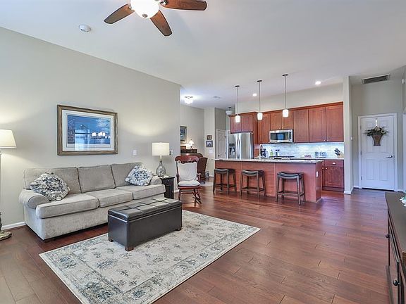 4th image of 3801 Sandtrap Cir