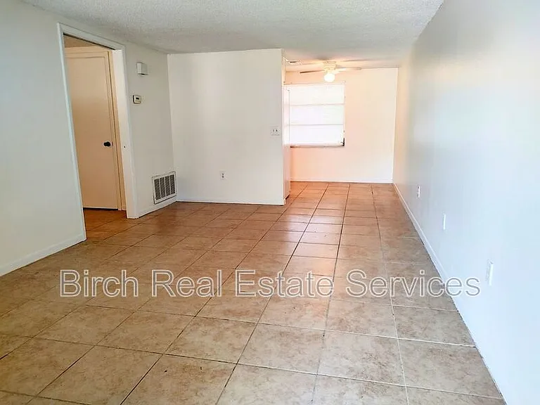 6839 Forest Ave — Photo 11