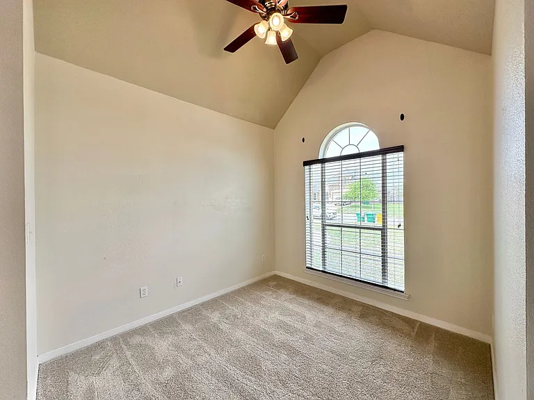 705 Marshall Dr — Photo 21