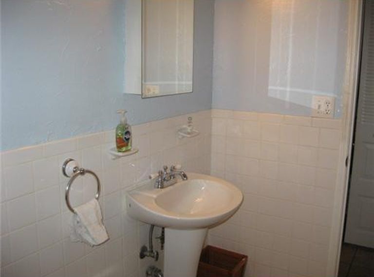 2400 NE 10th Street NE #305, photo 3