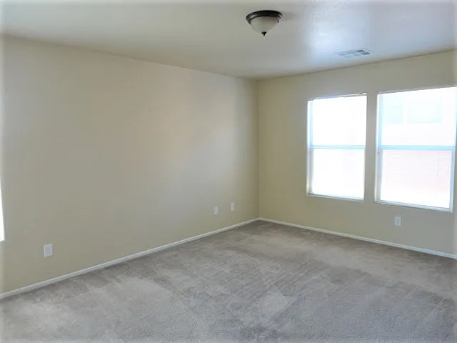 3 bed, 3.0 bath, 1599 sqft, $2,075 — Photo 4