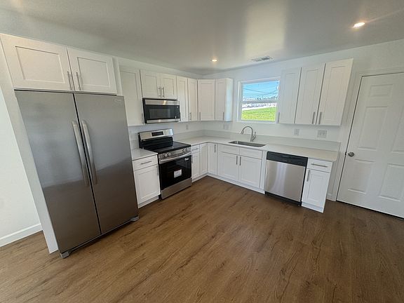 4th image of 138 Hobson St #1