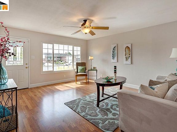 4th image of 2904 N Francisco Way