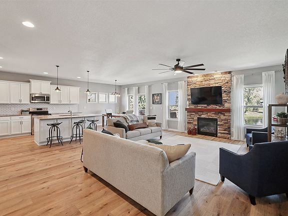 3rd image of 4656 SE Beaverbrook Trl