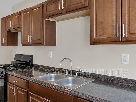 5th image of 326 Elmwood Ave APT 2