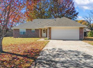 2009 Brookhaven Dr, Alma, AR 72921