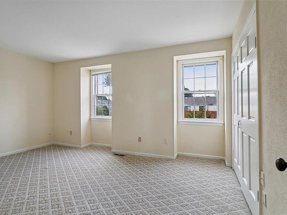 5th image of 14541 Old Courthouse Way Unit E